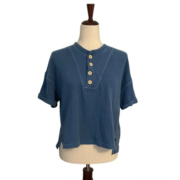 Universal Thread Women’s Short Sleeve French Terry Henley Top, Blue Size Small - Picture 3 of 10